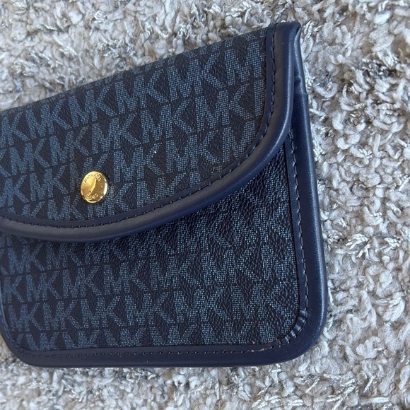 MICHAEL Michael Kors Blue Clutch Wristlet with snap closure NWT leather - Picture 4 of 10